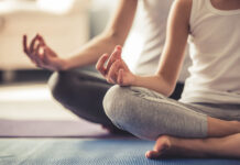Rückenschmerzen sofort lindern mit beliebter Yoga-Übung Yoga